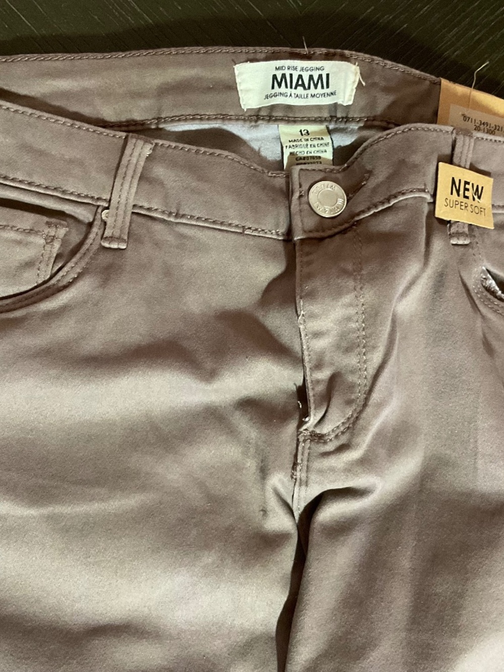 JEGGINGS  BY ‘’MIAMI ‘’ SIZE 13   MID RISE NWT